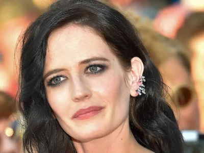Eva Green é hospitalizada após acidente no set da série ‘Vandinha’