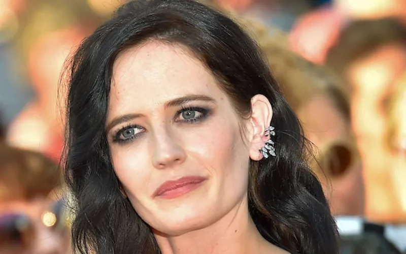Eva Green é hospitalizada após acidente no set da série ‘Vandinha’