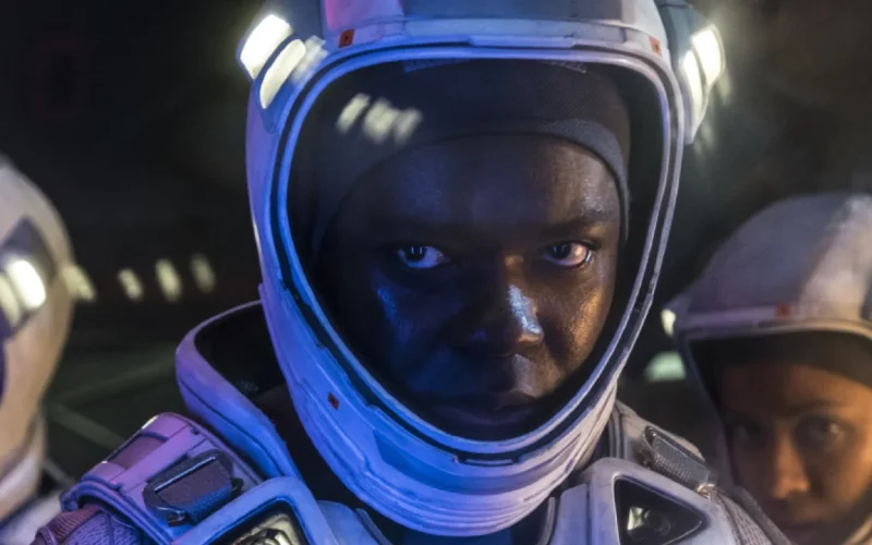 Cinco filmes de ficção espacial imperdíveis para maratonar na Netflix em 2026