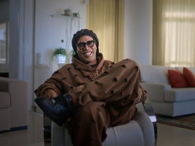 Netflix lança trailer do documentário imperdível sobre Ronaldinho Gaúcho