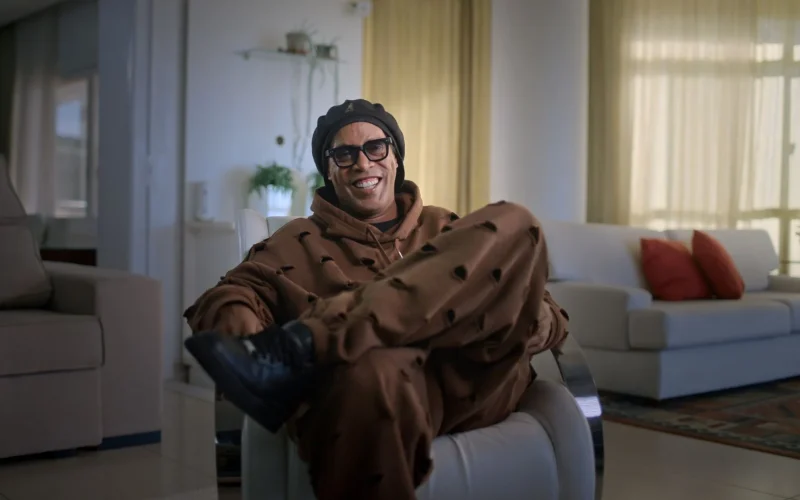 Netflix lança trailer do documentário imperdível sobre Ronaldinho Gaúcho