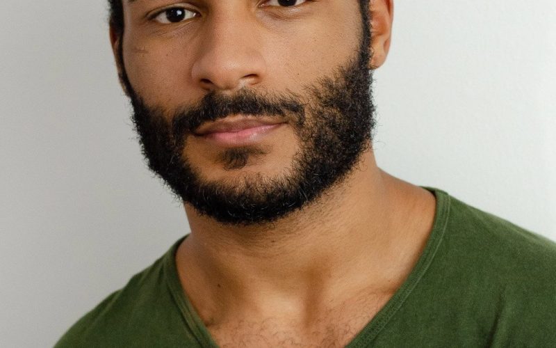 De Santos para o mundo: Vinícius Neri comenta sua participação na nova série da Netflix e no cinema