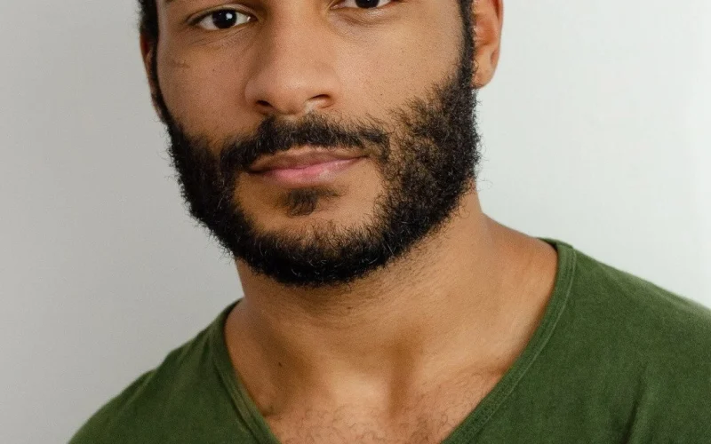 De Santos para o mundo: Vinícius Neri comenta sua participação na nova série da Netflix e no cinema