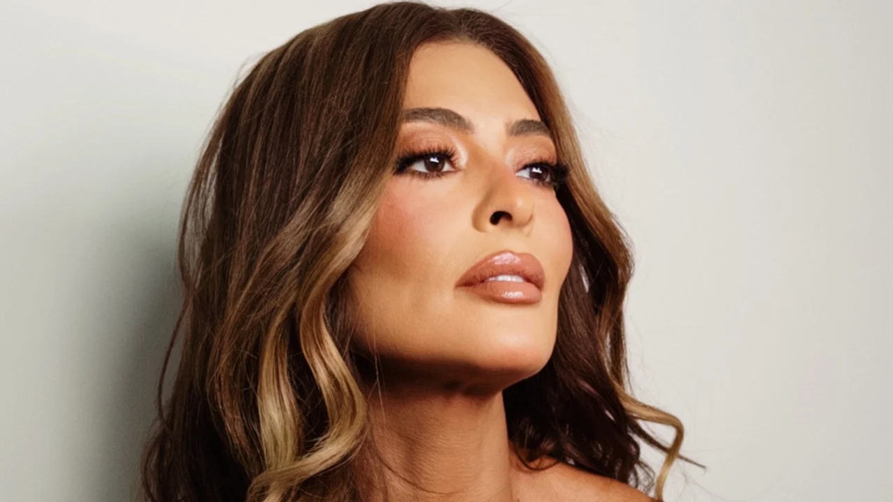 Juliana Paes revela visual da 2ª temporada de série da Netflix