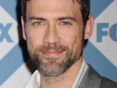 Adam Rayner, de Tyrant, se junta ao elenco de Superman & Lois