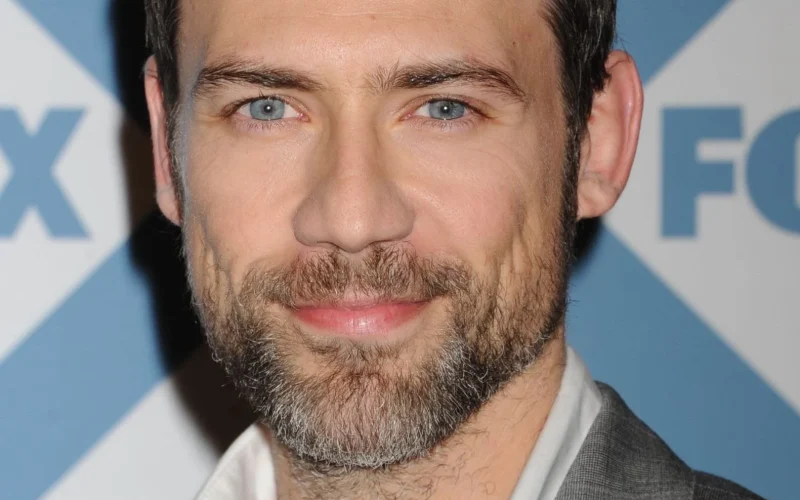 Adam Rayner, de Tyrant, se junta ao elenco de Superman & Lois