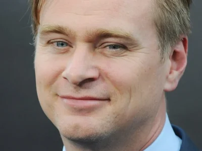 Antes de Bridgerton, Luke Thompson fez sua estreia no cinema em filme de guerra de Christopher Nolan que você talvez não tenha percebido