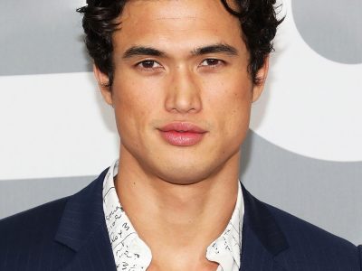 Charles Melton se junta ao elenco do novo filme dos diretores de ‘Tudo em Todo Lugar ao Mesmo Tempo’