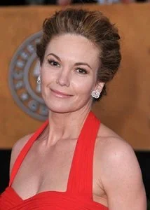 Diane Lane se junta a Scarlett Johansson no novo filme da franquia ‘O Exorcista’
