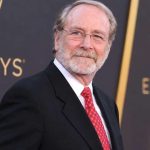 Documentário "Quem É Martin Mull?" Explora a Trajetória Multifacetada do Artista na Netflix