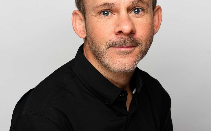 Dominic Monaghan se junta ao elenco de Star Wars IX, trazendo seu talento de Lost e Senhor dos Anéis