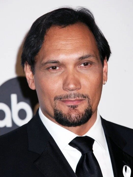 Jimmy Smits se junta ao elenco da última temporada de The Walking Dead: Daryl Dixon