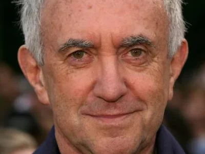 Jonathan Pryce se junta ao elenco das 5ª e 6ª temporadas de The Crown