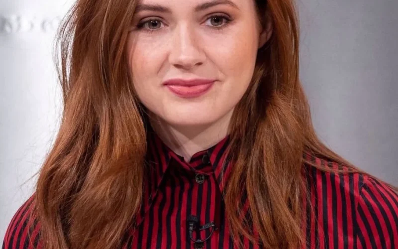 Karen Gillan se junta ao elenco da 4ª temporada de Falando a Real