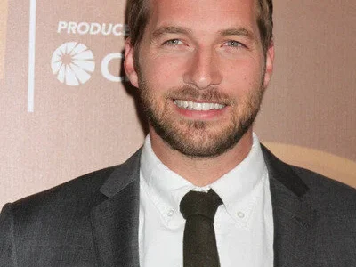 Ryan Hansen retorna ao elenco do revival de Veronica Mars