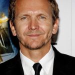 Sebastian Roché se junta ao elenco de Batwoman após papéis em Vampire Diaries e The Originals
