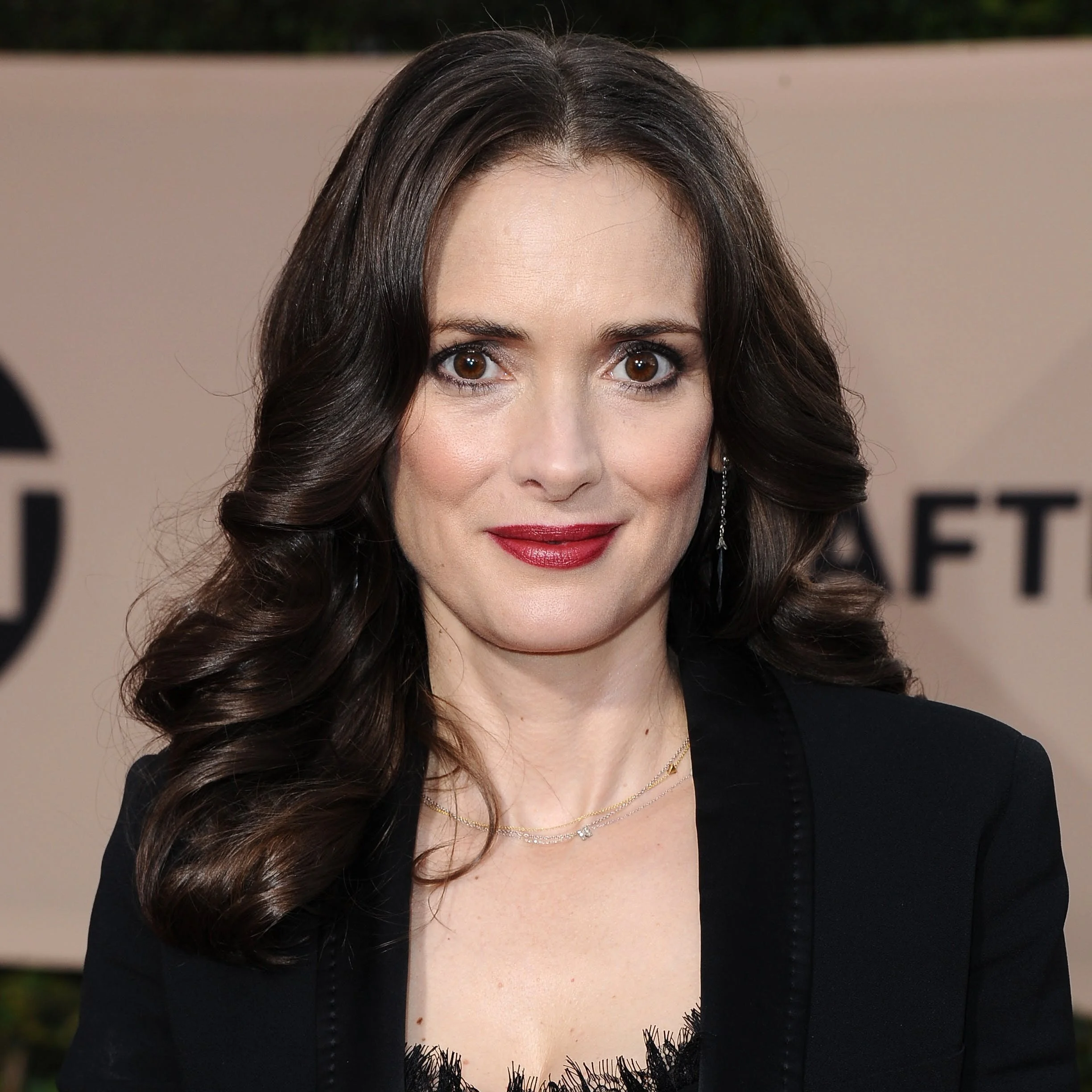 Winona Ryder se junta ao elenco de "Wandinha" na 3ª temporada, ao lado de Eva Green